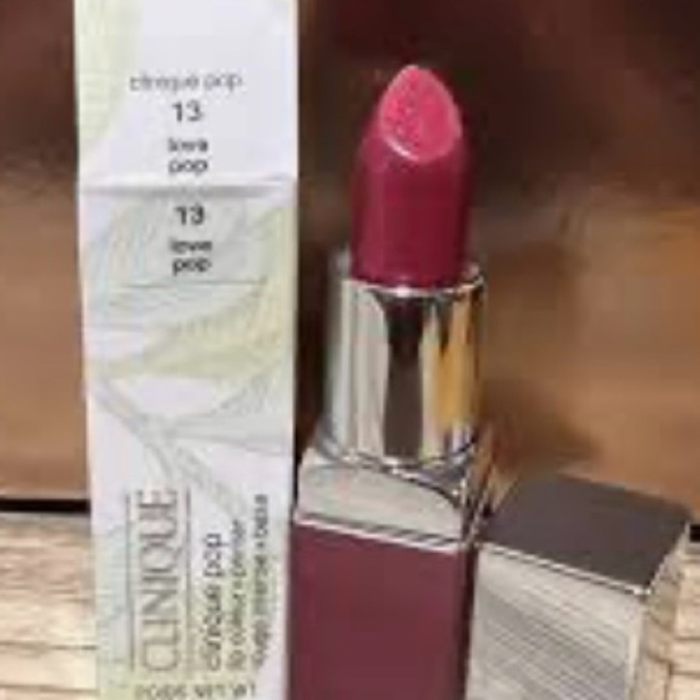 Clinique Vibrant Pink Lipstick “LOVE POP” - Picture 3 of 4